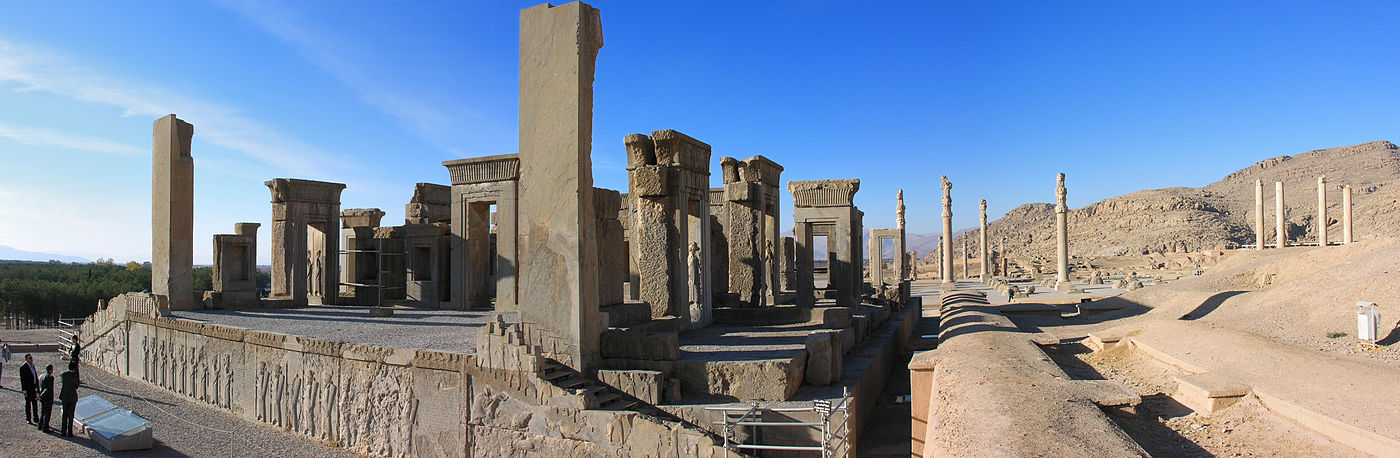 1400px-2009-11-24_Persepolis_02.jpg
